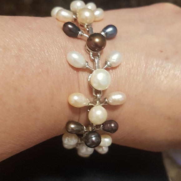 Gorgeous Real Freshwater Pearl Bracelet - Picture 1 of 4